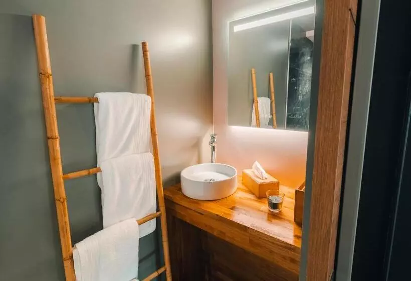 Majatalo Au Coin De Paradis