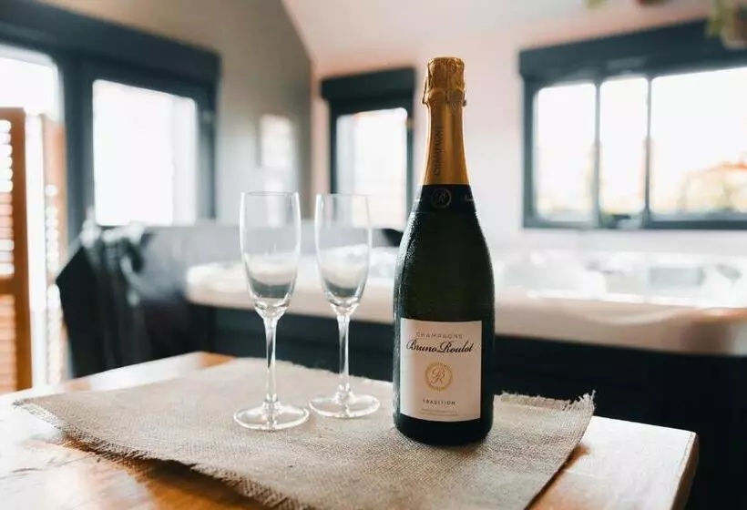 Majatalo Au Coin De Paradis