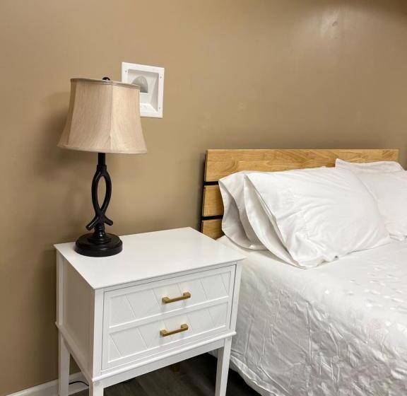 펜션 Charming Canton Guesthouse With Private Entrance & Hot Tub