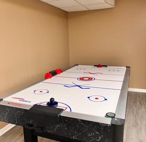 펜션 Charming Canton Guesthouse With Private Entrance & Hot Tub