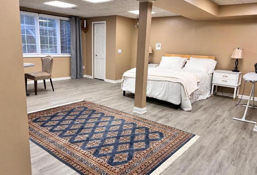 펜션 Charming Canton Guesthouse With Private Entrance & Hot Tub