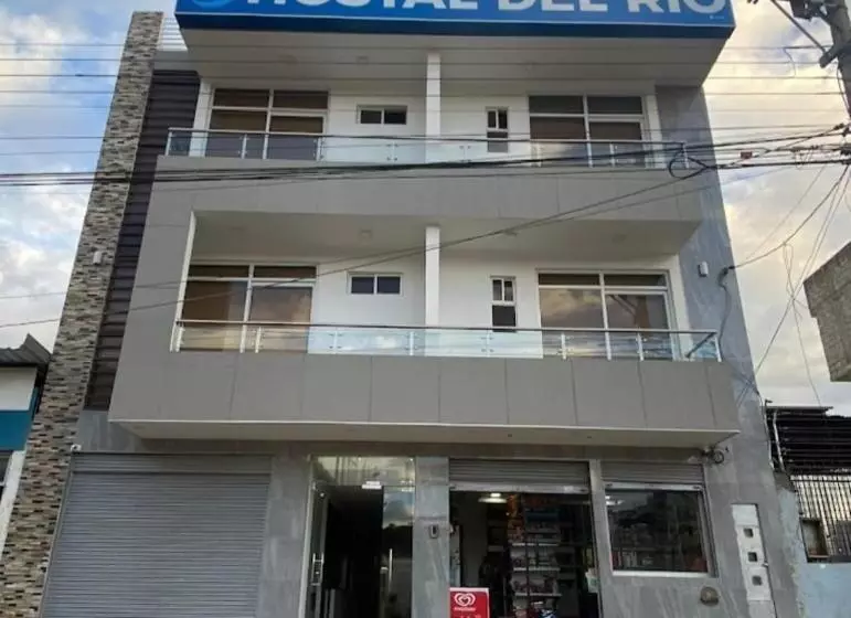 ペンション Hostal Del Rio