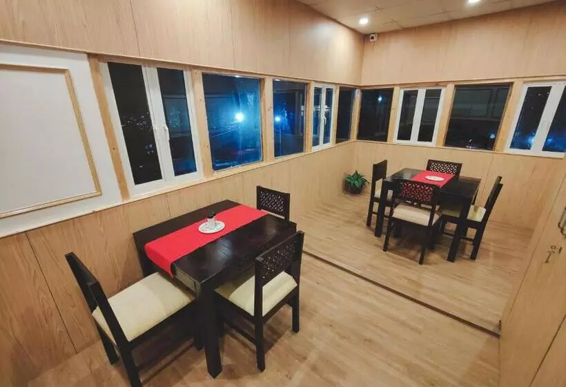 Majatalo Insara Cottage Homestay