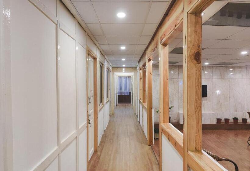 پانسیون Insara Cottage Homestay