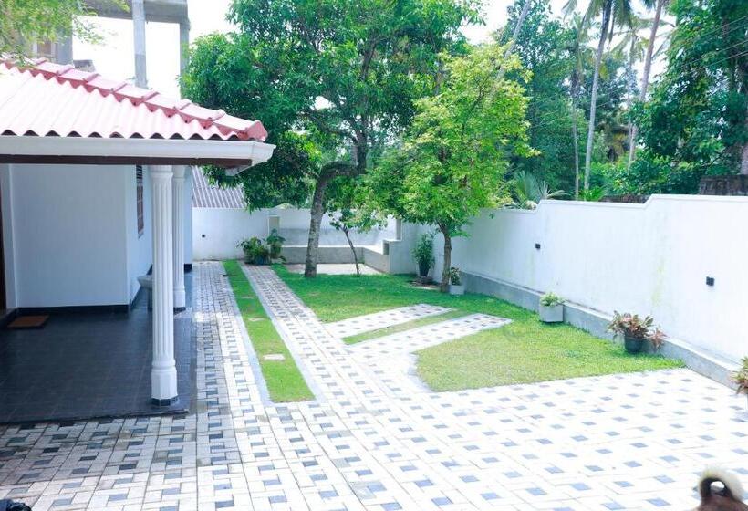 Majatalo Mom & Dad Villa