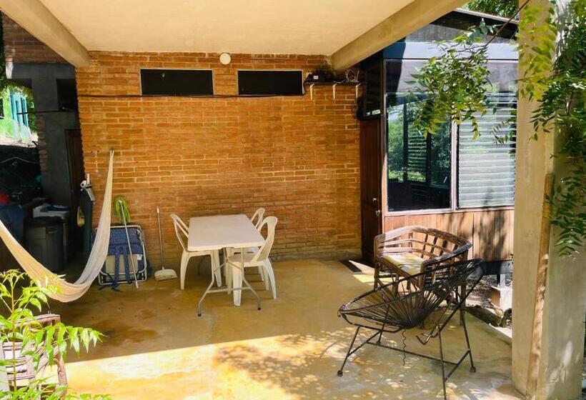 膳宿费 Room In House   Double Bed, Queen Size, Small Kitchen, Terrace, Wi Fi  Air Condition