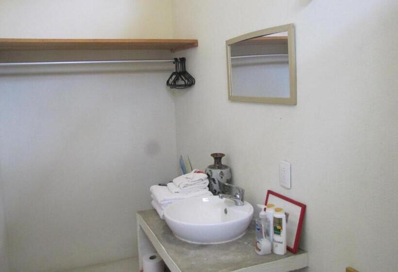 膳宿费 Room In House   Double Bed, Queen Size, Small Kitchen, Terrace, Wi Fi  Air Condition