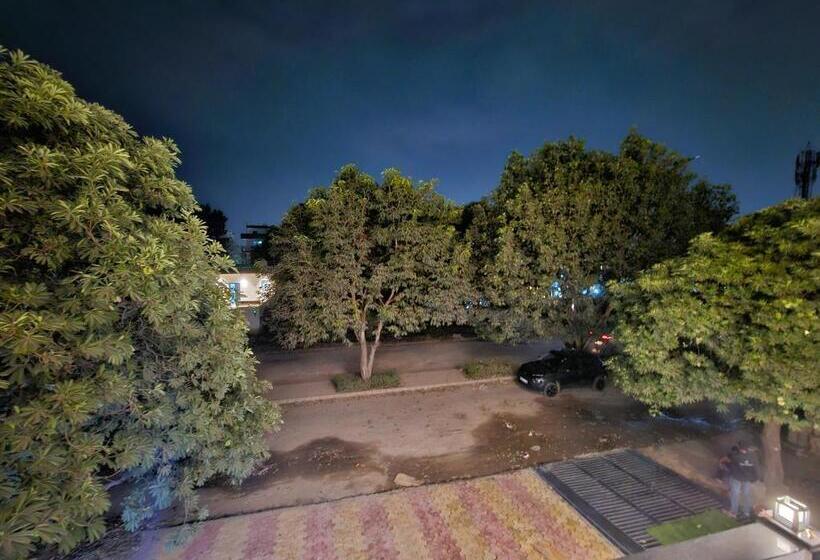 The Lodgers Boutique Hotel Near India Expo Centre & Mart Greater Noida