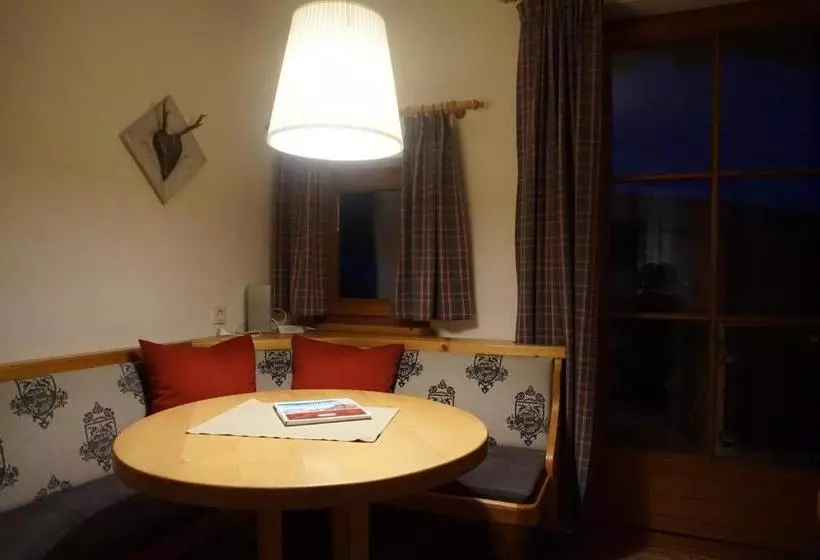 ホテル Appartements Huber