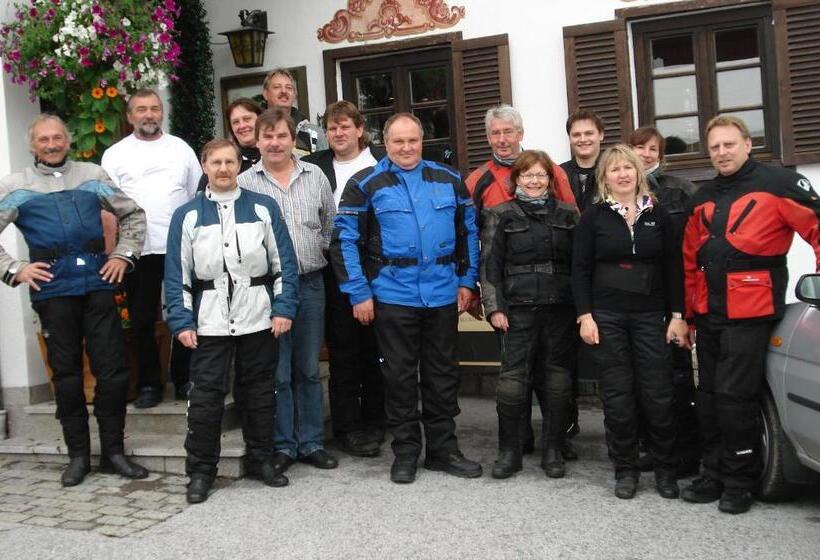 ホテル Baumgarten & Chalet Baumgarten