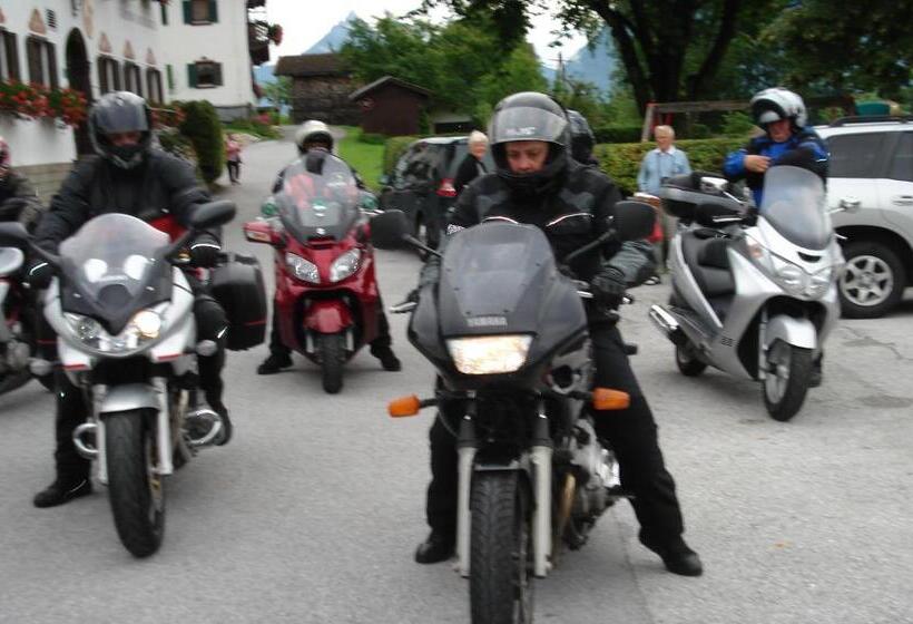 ホテル Baumgarten & Chalet Baumgarten