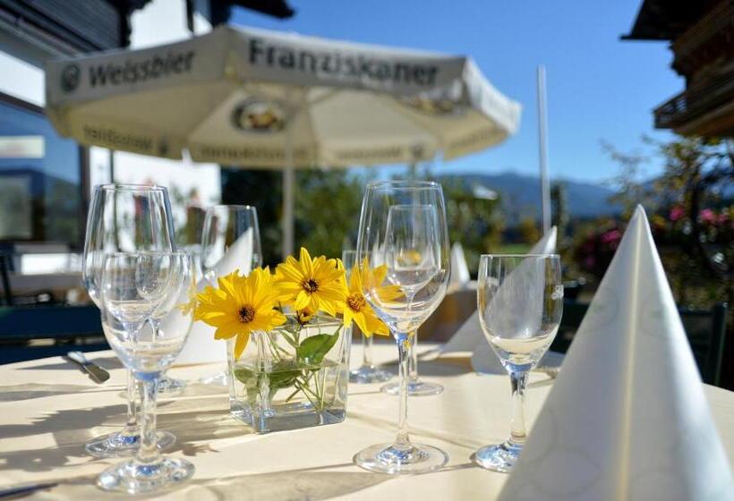 ホテル Baumgarten & Chalet Baumgarten