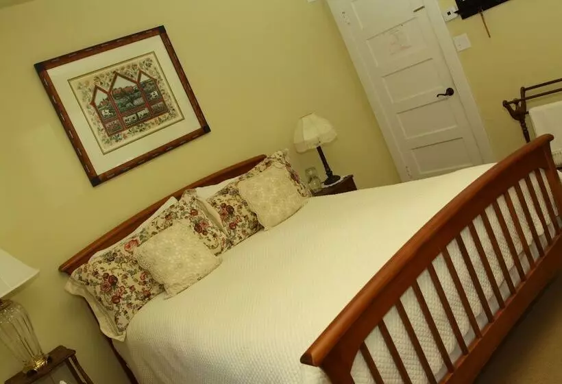Hotelli Bear Flag Inn