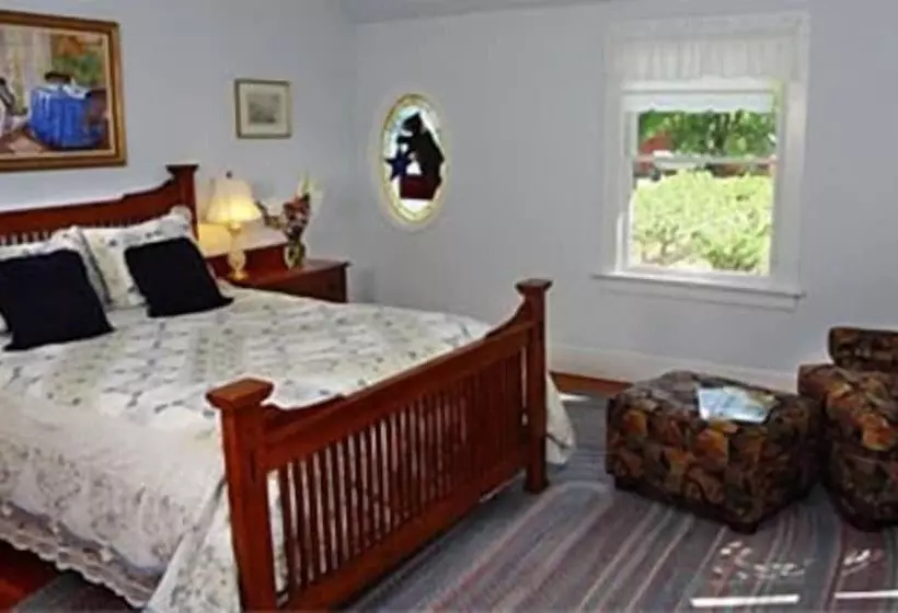 Hotelli Bear Flag Inn