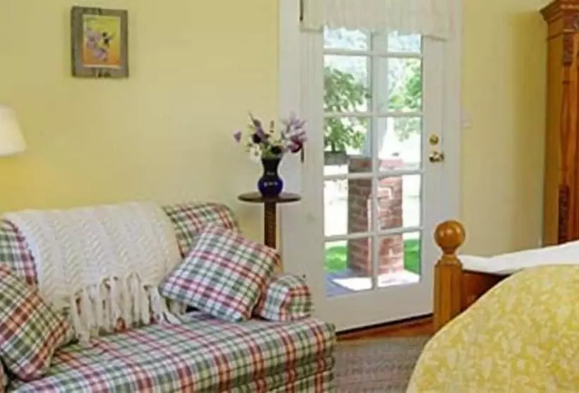 Hotelli Bear Flag Inn