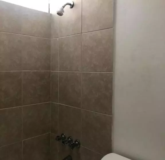 ホテル Camelot Waterfront Inn