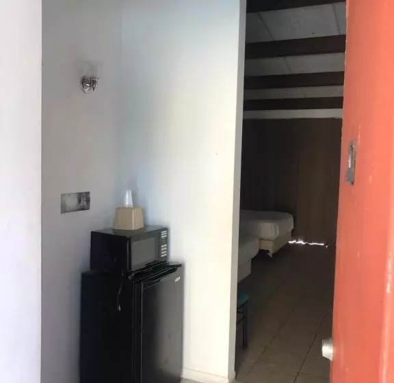 ホテル Camelot Waterfront Inn