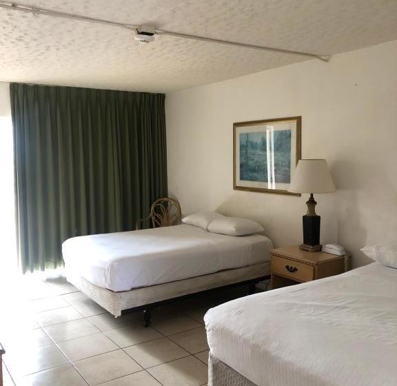 호텔 Camelot Waterfront Inn