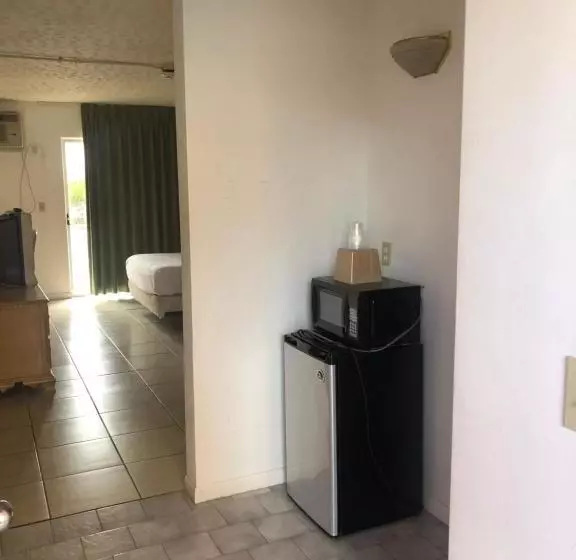 ホテル Camelot Waterfront Inn