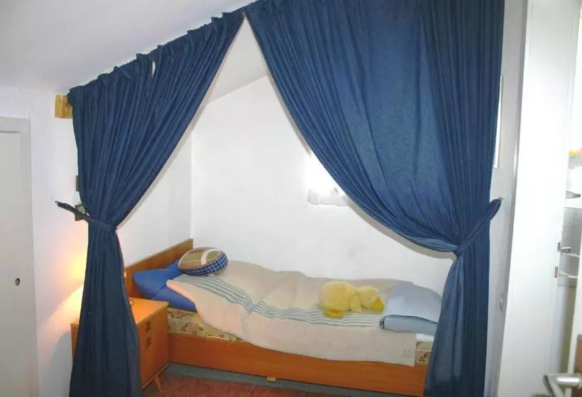 هتل Haus André
