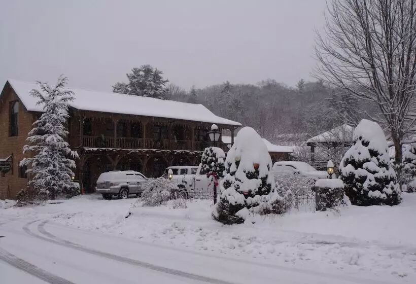 ホテル Hemlock Inn