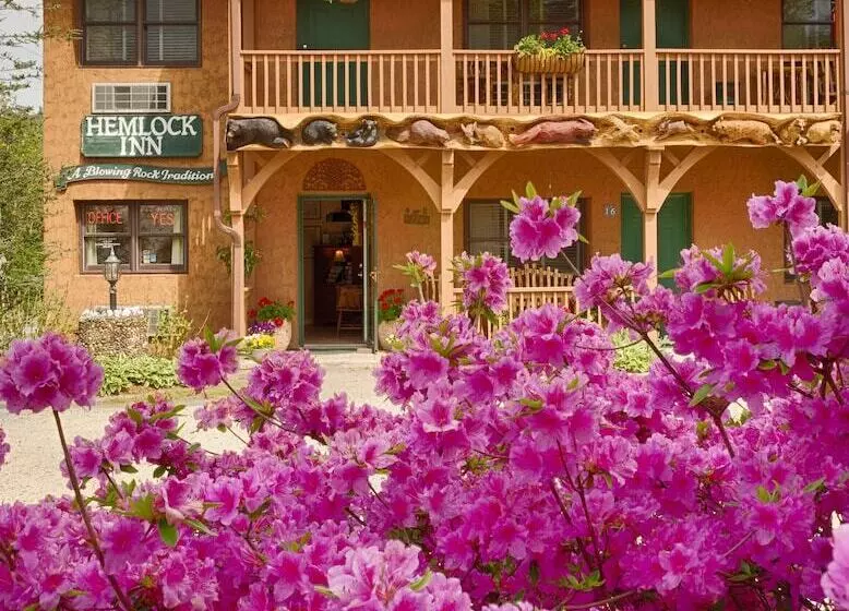 ホテル Hemlock Inn
