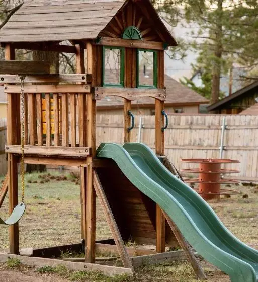 هتل Lakewood Cabins
