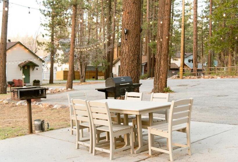 בית מלון כפרי Lakewood Cabins