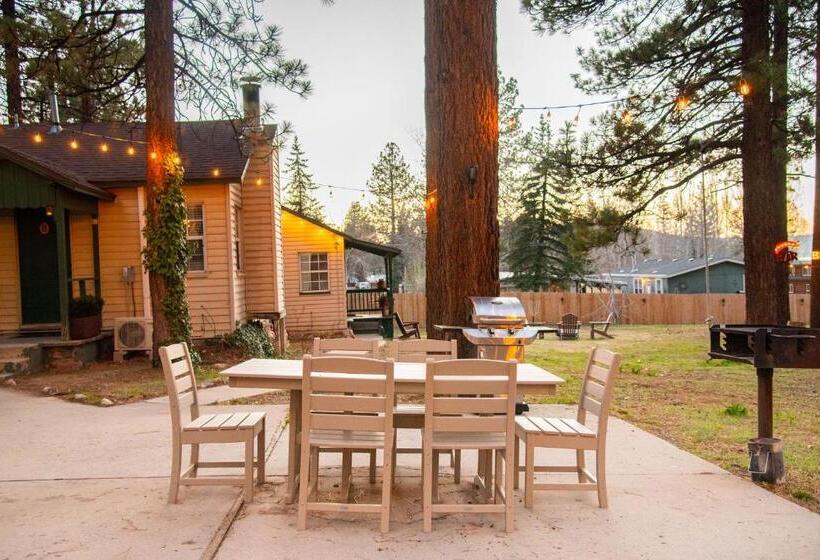 בית מלון כפרי Lakewood Cabins