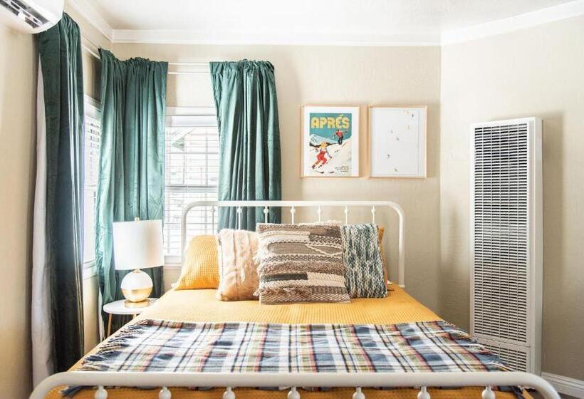 בית מלון כפרי Lakewood Cabins