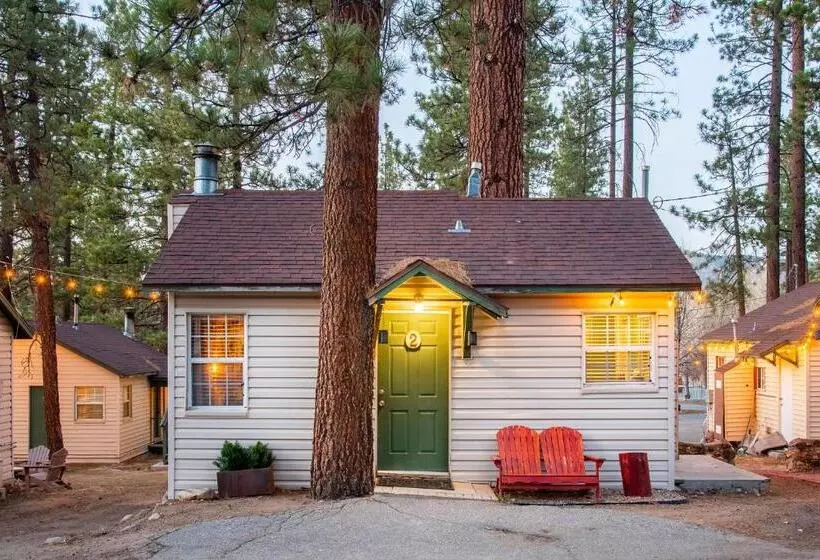 هتل Lakewood Cabins