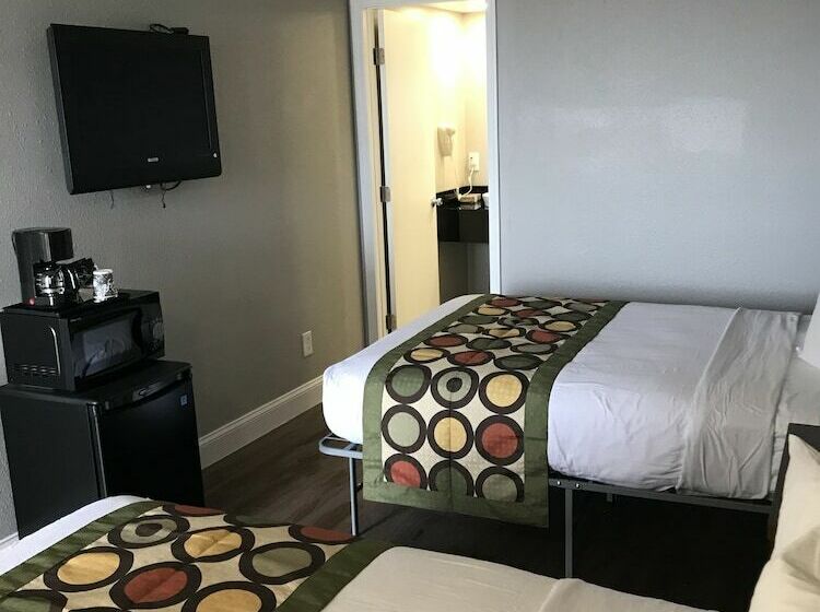 Отель Ocean's 24