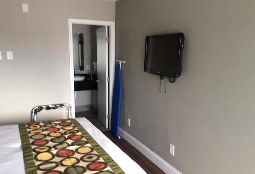 Отель Ocean's 24