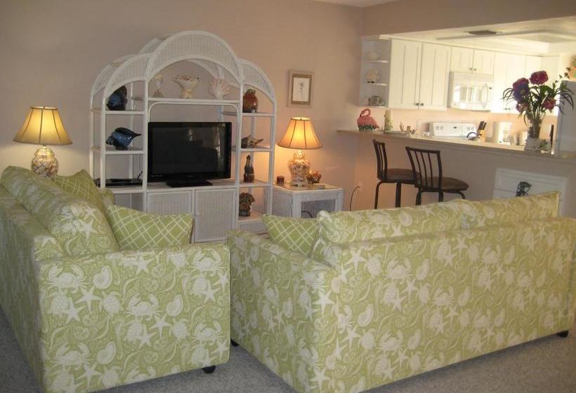 فندق Sea Shells Condominiums