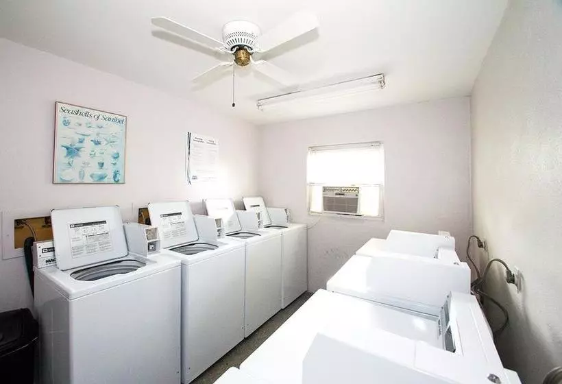 هتل Sea Shells Condominiums