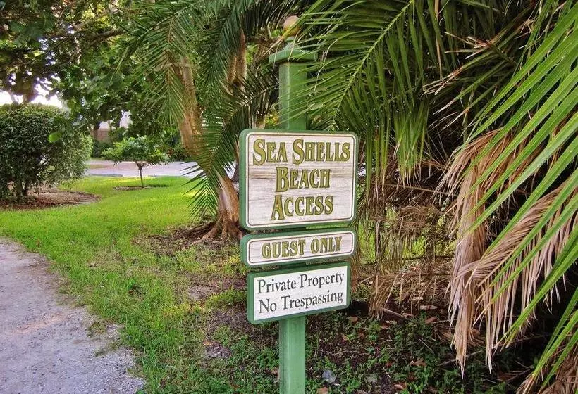 هتل Sea Shells Condominiums