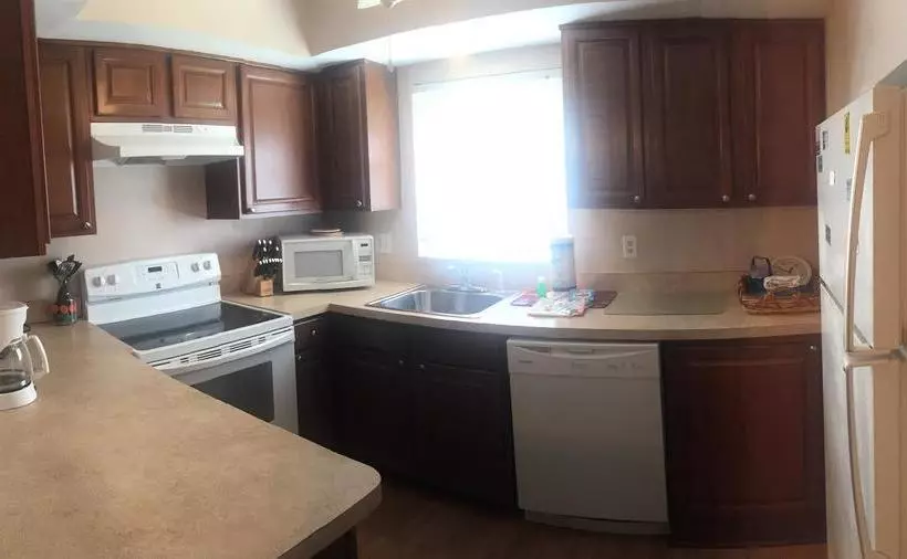 هتل Sea Shells Condominiums