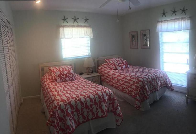 فندق Sea Shells Condominiums