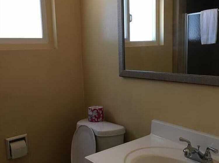 هتل Sky Ranch Inn