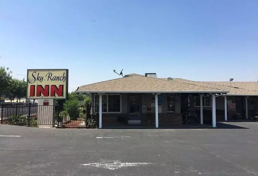 ホテル Sky Ranch Inn