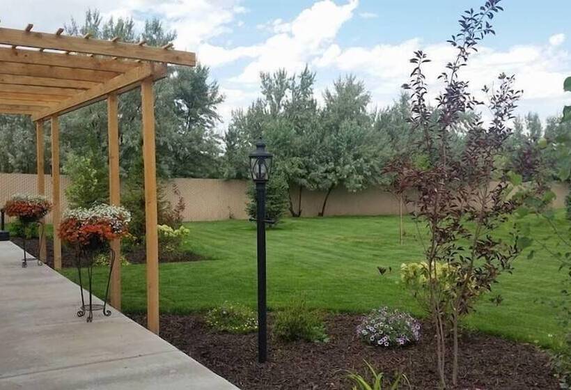 فندق Stone Hollow