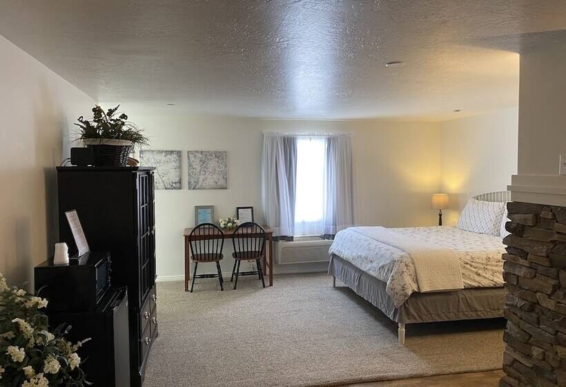 فندق Stone Hollow