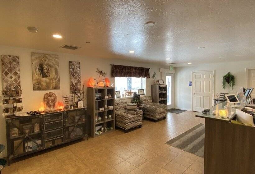 فندق Stone Hollow