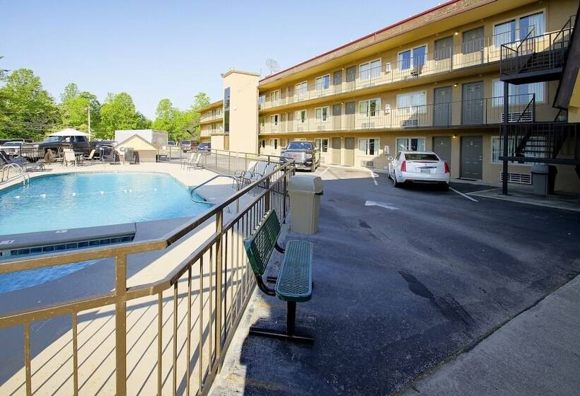 فندق Tennessee Mountain Lodge