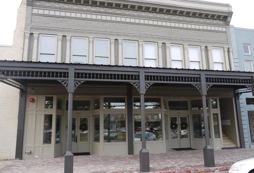 Отель The Inn On Whitworth