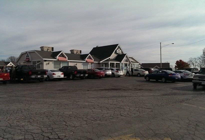 فندق Willard Country Inn