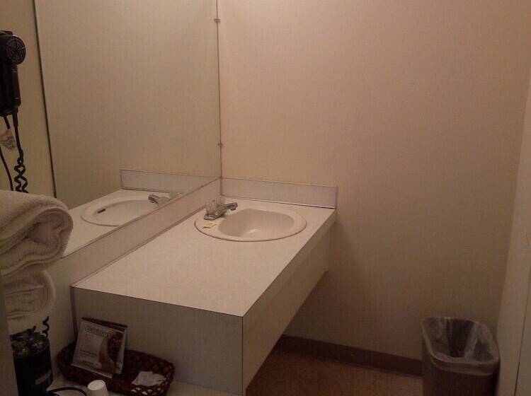 فندق Willard Country Inn