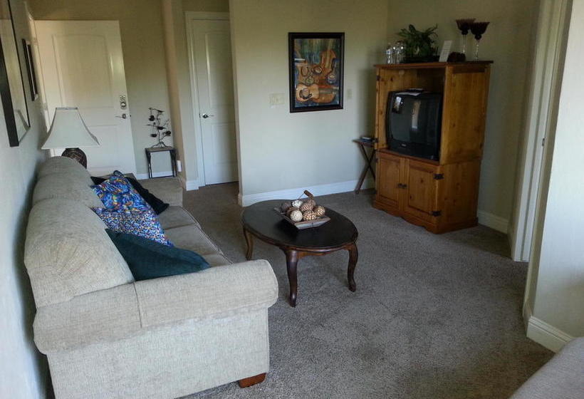 Отель Yosemite Sierra View Bed & Breakfast