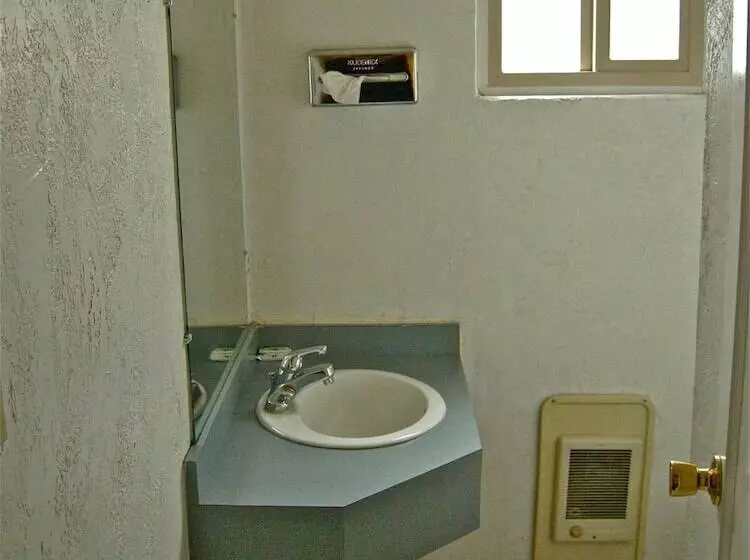 Hub Motel