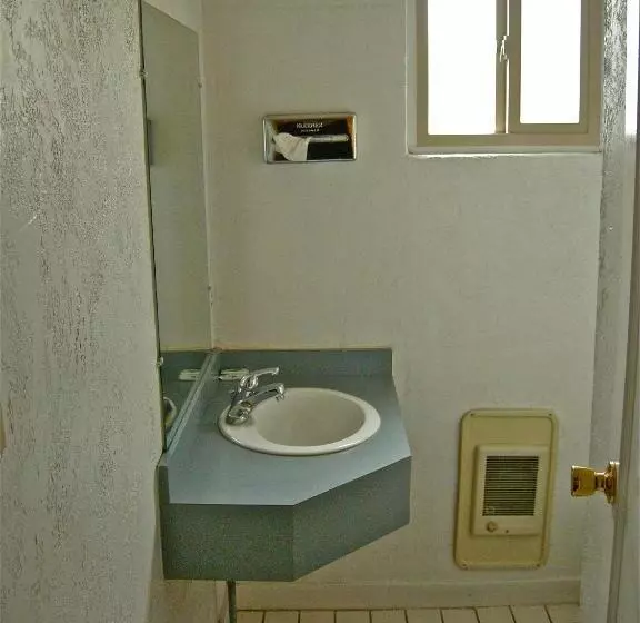 Hub Motel